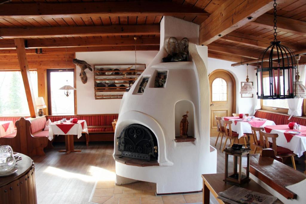 Burgdacherl Hotel Neubeuern Esterno foto
